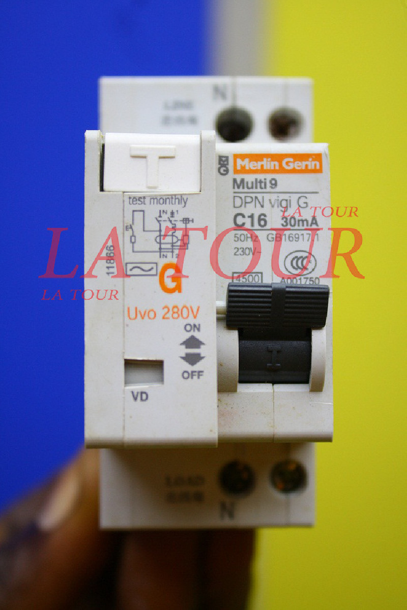 DISJONCTEUR DIFFERENTIEL DPN VIGI 16A 30MA MERLIN GERIN GRIS