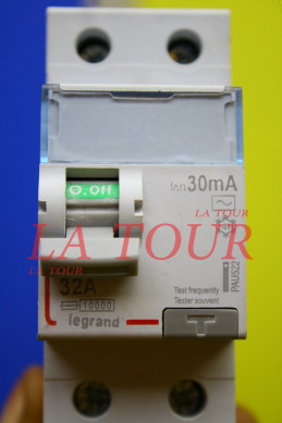 DISJONCTEUR BIPOLAIRE 32A LEGRAND GRIS