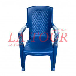 CHAISE PLASTIQUE AU DOSSIER...