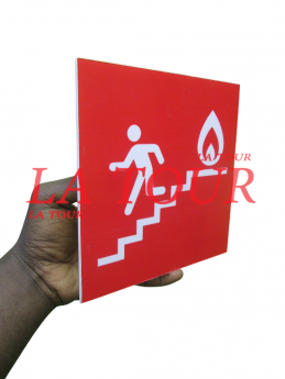 PANNEAU SORTIE DE ESCALIER...