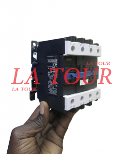 CONTACTEUR TETRAPOLAIRE...